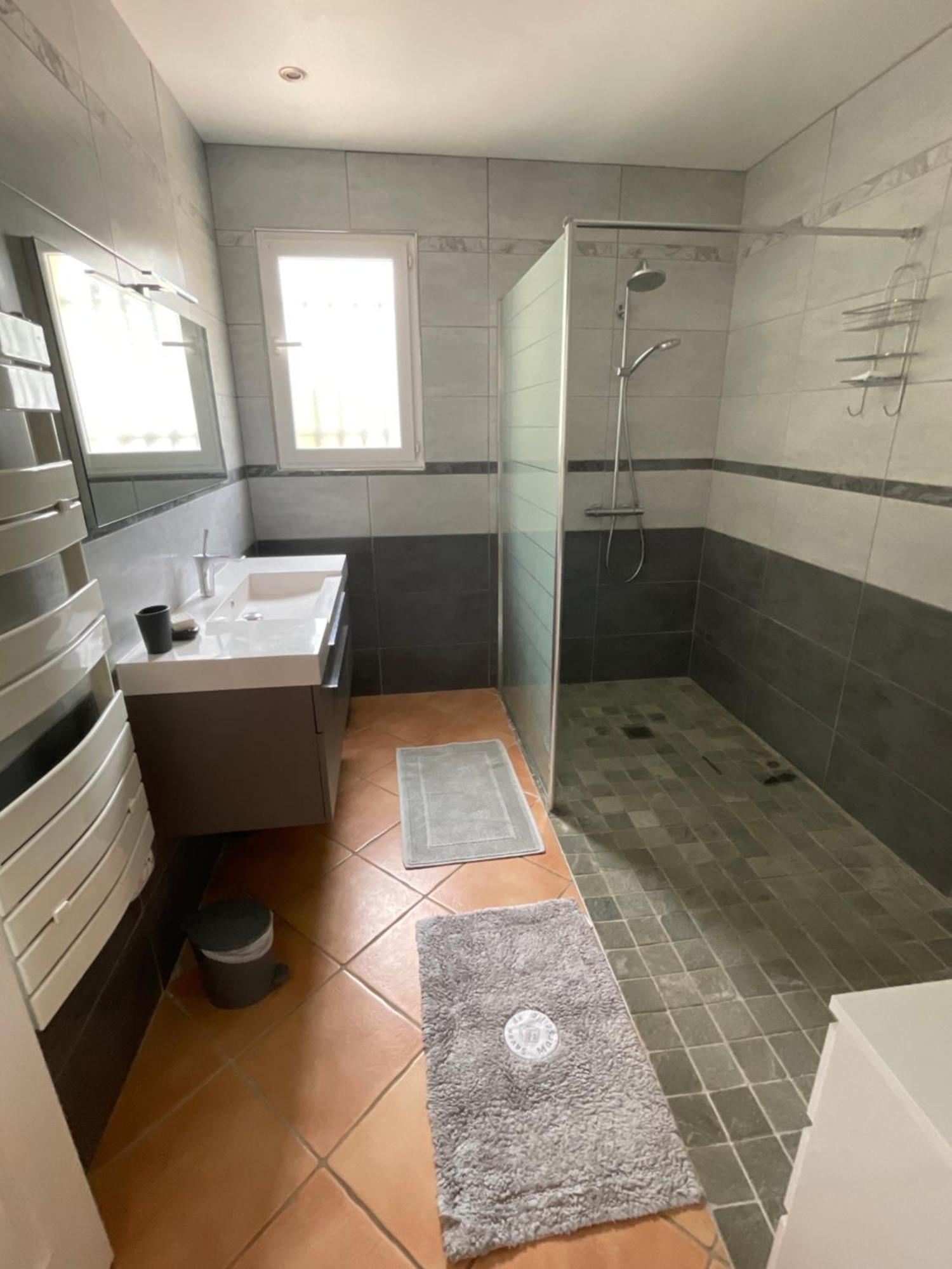 Villa Raphael Régusse Kültér fotó