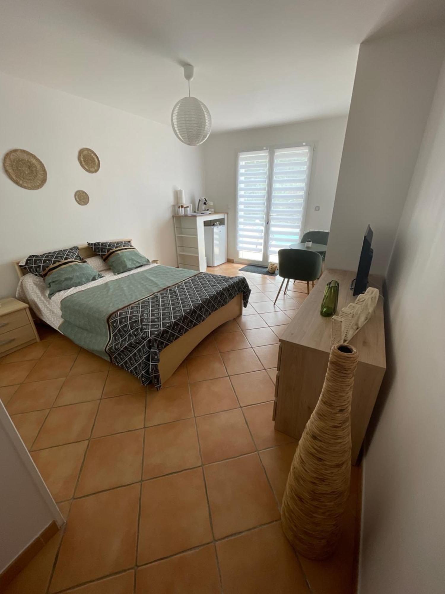 Villa Raphael Régusse Kültér fotó